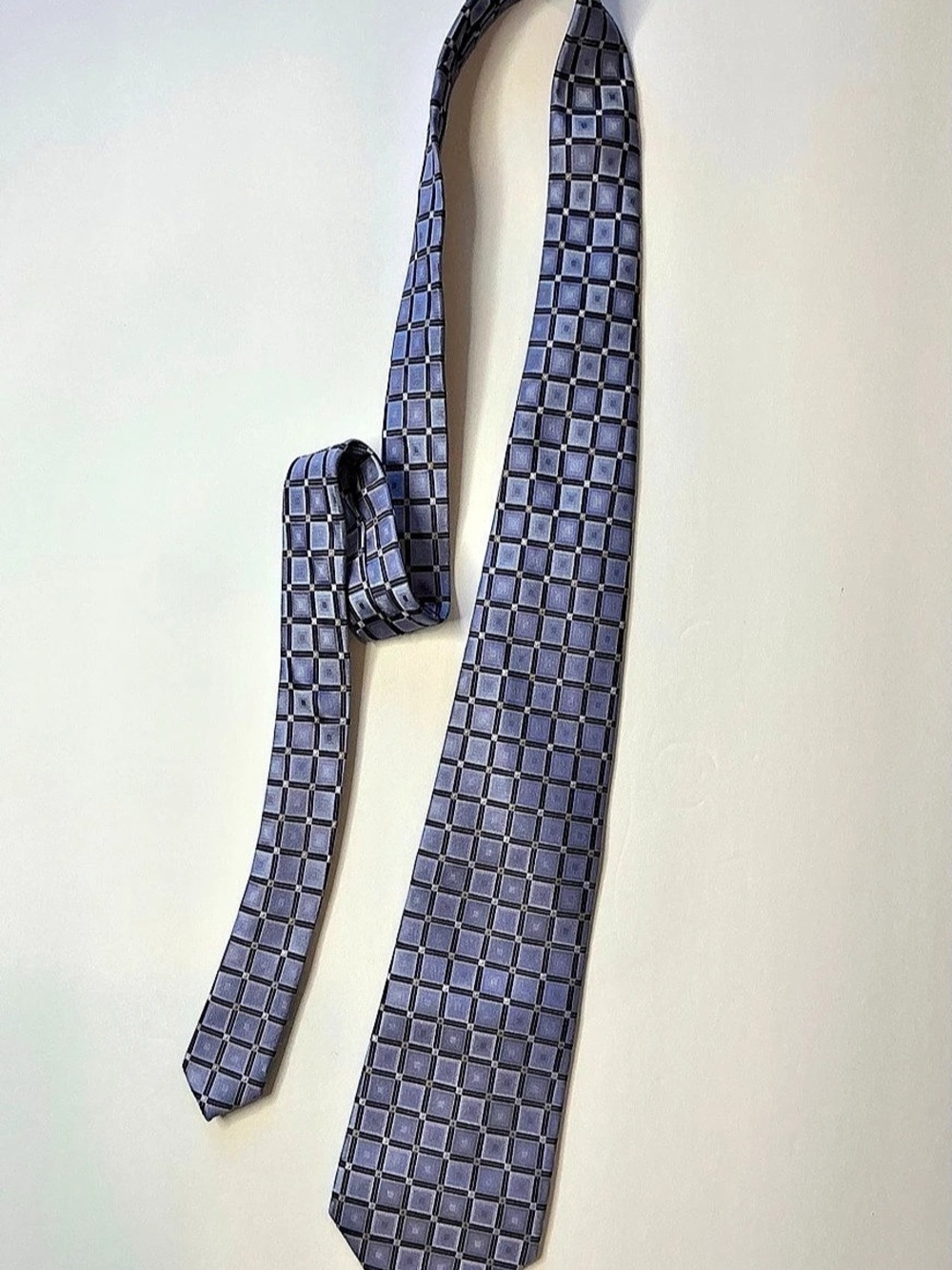 INSIGNIA by Martin Wong Men's Silk Checkered Tie in Blue & Black Like New